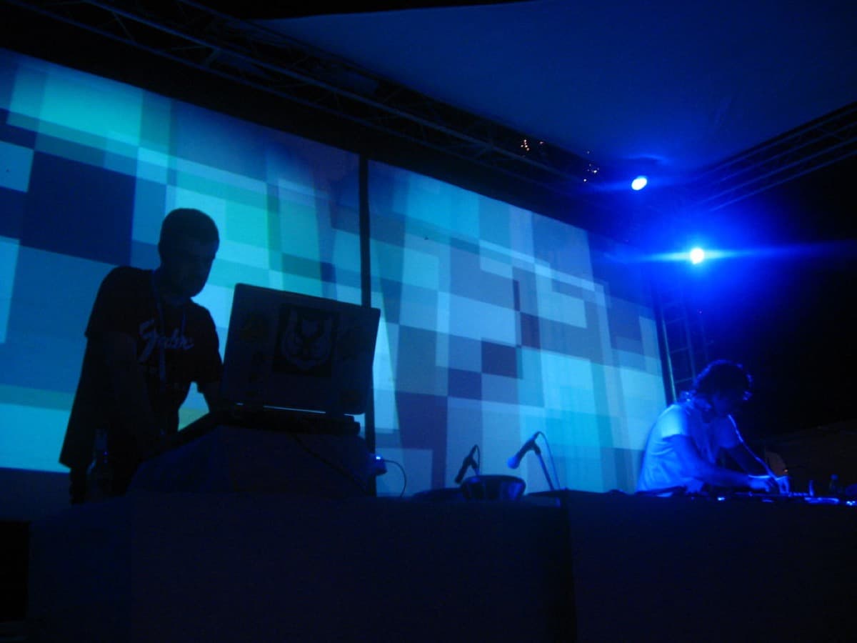 DJ ve Işık Şovlu After Party